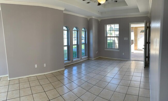 Building Photo - 3708 W Sarah Evans St