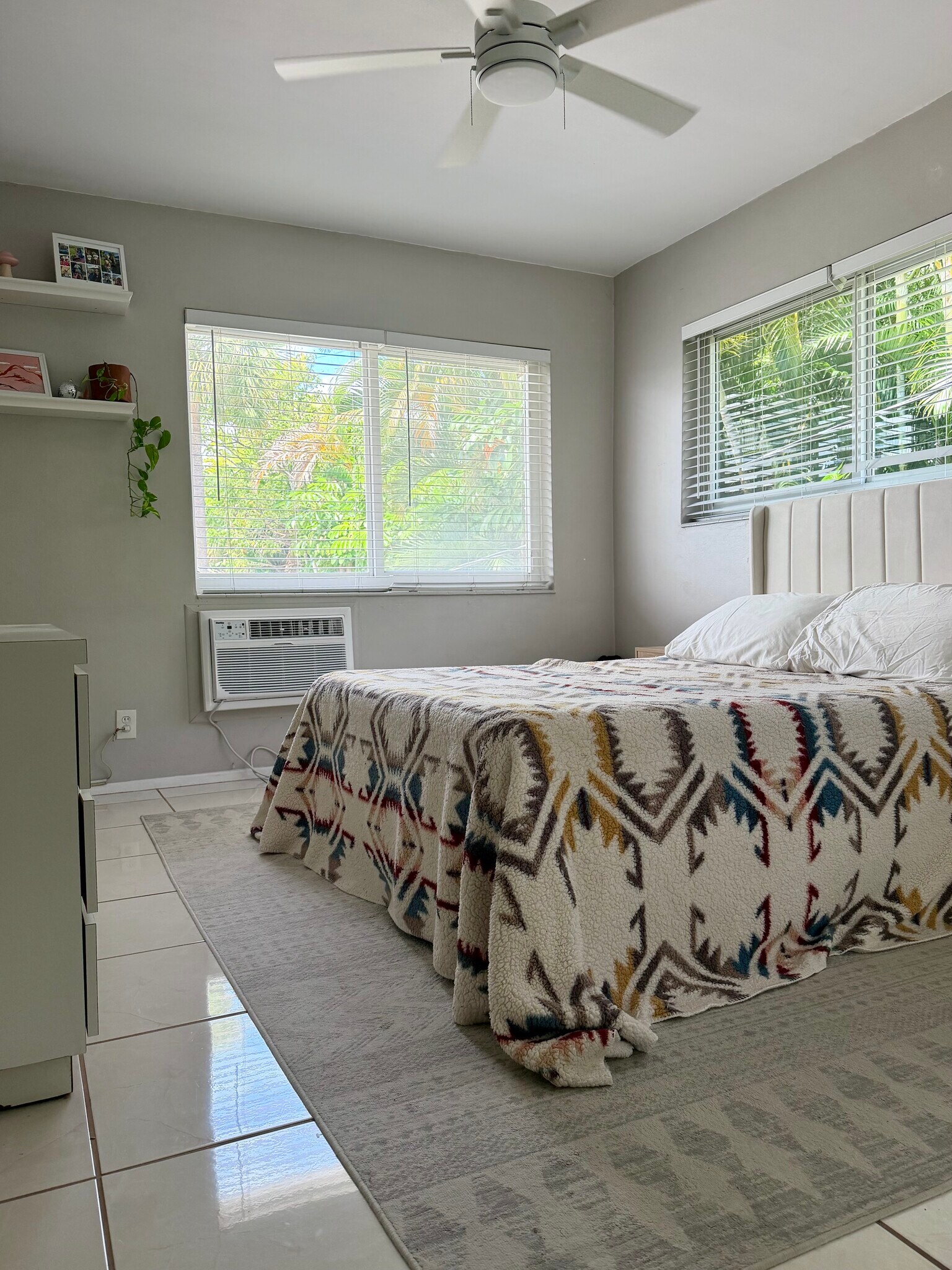 Building Photo - 624 Antioch Ave