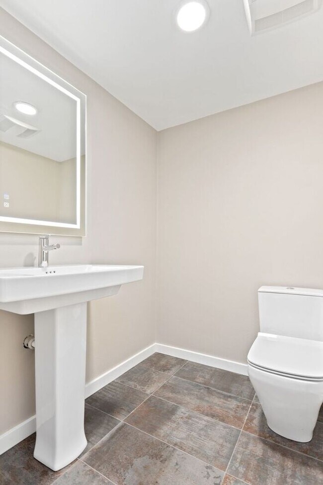 Building Photo - Stunning Private AIR CONDITIONED Dream Home in Coveted Bridal Trails