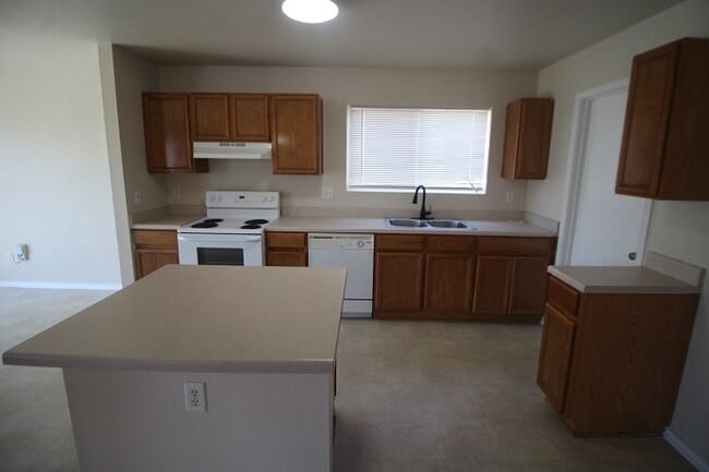 Building Photo - 9822 Barhill Bay