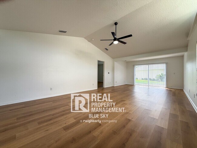 Building Photo - 6554 Gentle Ben Cir