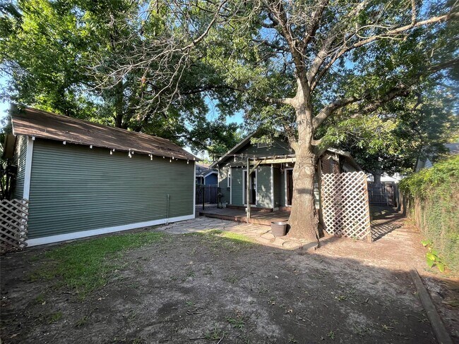 Building Photo - 4621 Michaux St