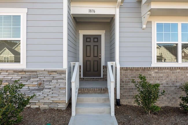 Building Photo - Absolutely Beautiful Townhome in Lovely Wake Forest Community