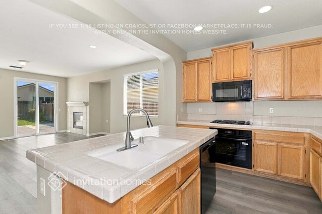 Building Photo - 5736 Bridgecross Dr