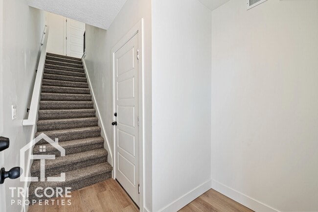 Building Photo - PROMOTION- FREE pet rent and FREE Pet Deposit (Up to 2 Pets)+ $500 Credit towards HOAs  1 MONTH F...