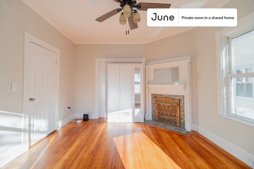 Primary Photo - Room in Shared 5 bed/2 bath home