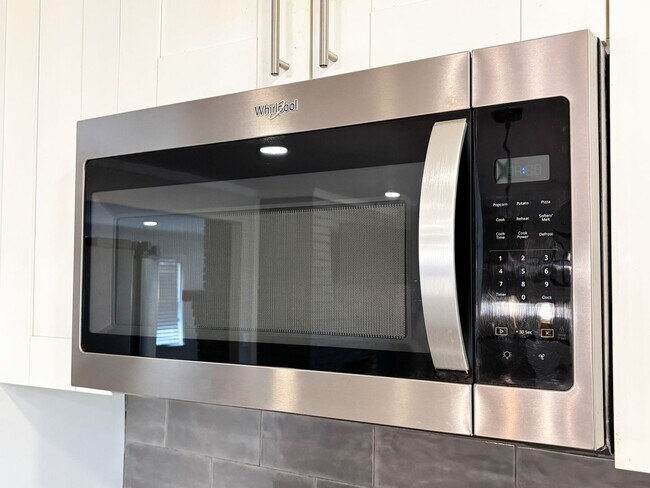 Building Photo - Charming 3BR Condo in Atlanta