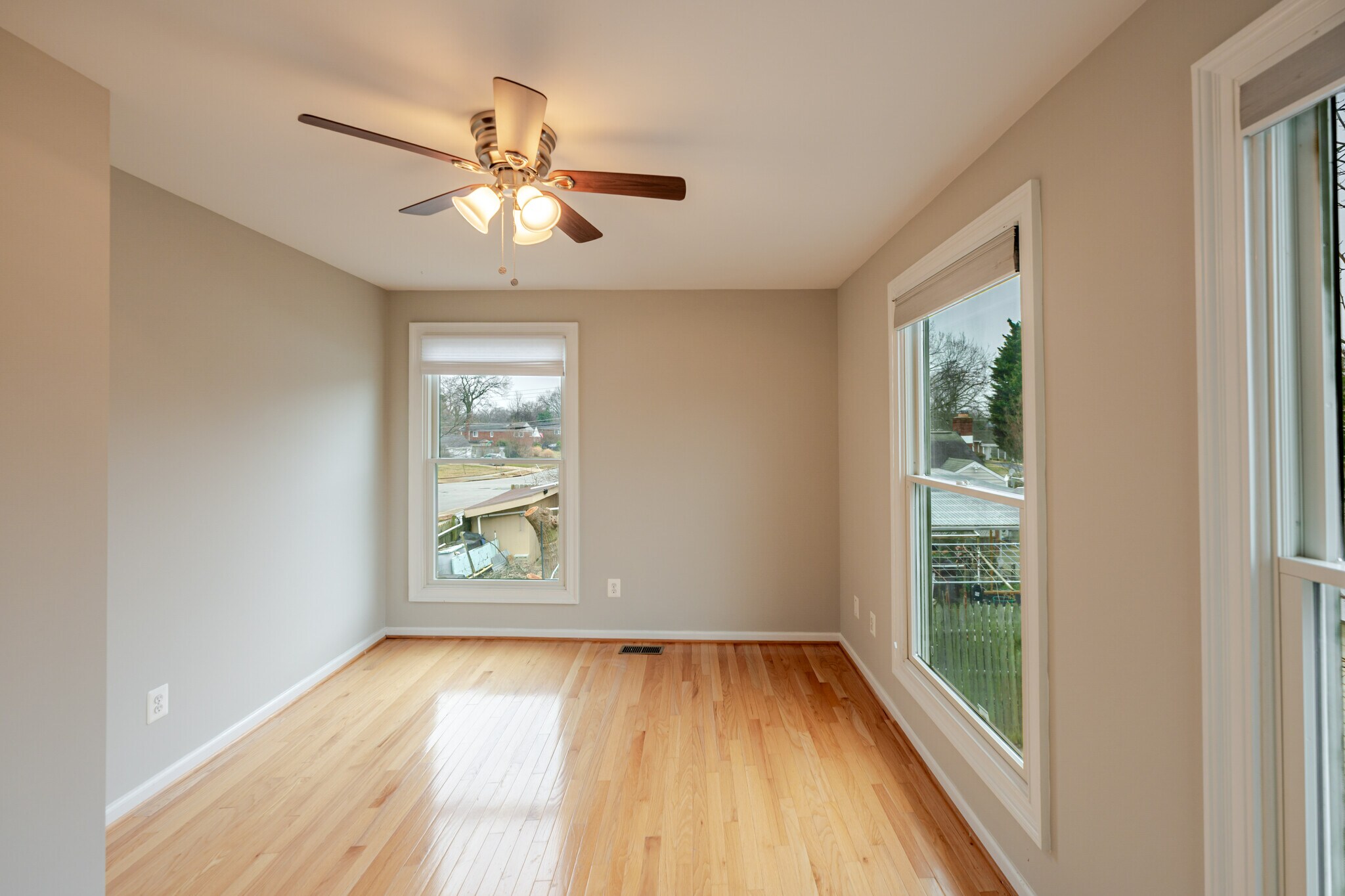 Building Photo - 5806 Flanders St