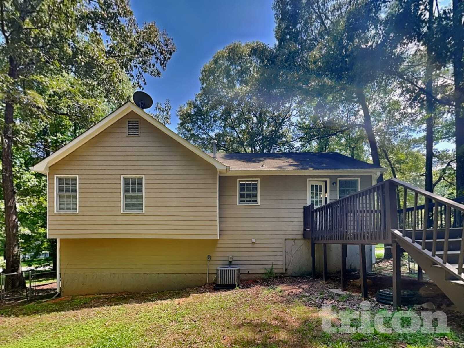 Building Photo - 645 Dillon Dr