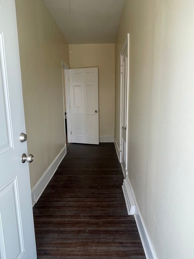 Building Photo - 3 Glidden Ave
