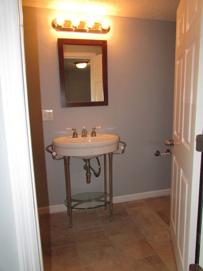 Building Photo - 4363 Ellis Way NW