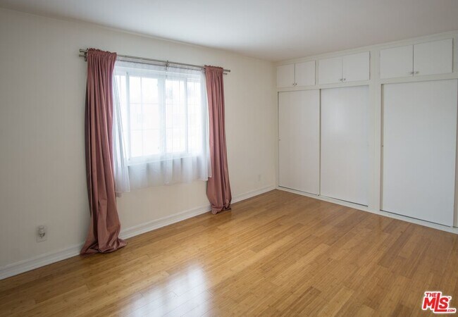 Building Photo - 8130 Redlands St