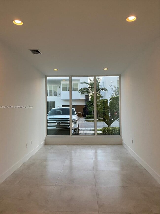 Building Photo - 10271 NW 75th Terrace