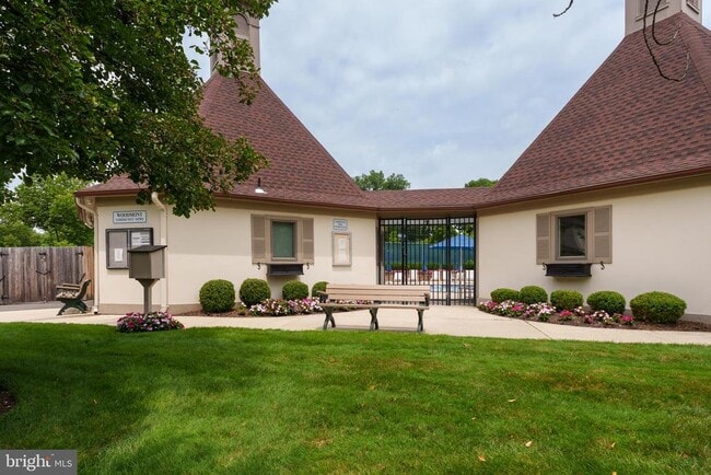 Building Photo - 9 Woodmont Dr