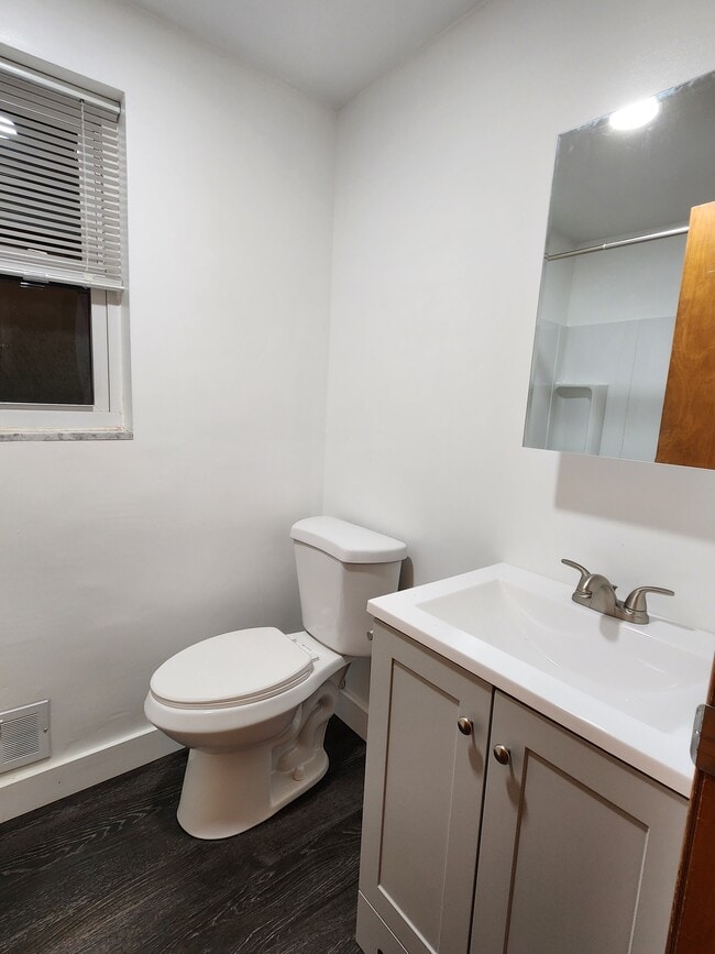 Building Photo - 432 3rd Ave