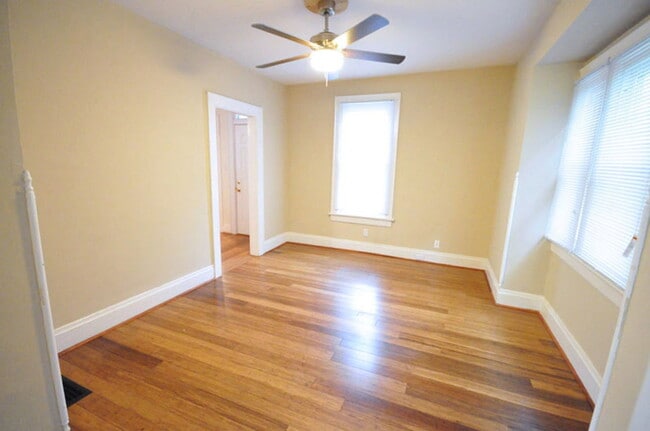 Building Photo - 1504 Hamlet St
