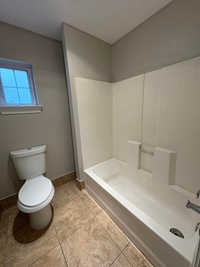 Building Photo - 8612 Eagle Rock Ave NE