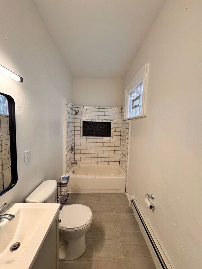 Building Photo - 310 Marshall Ave