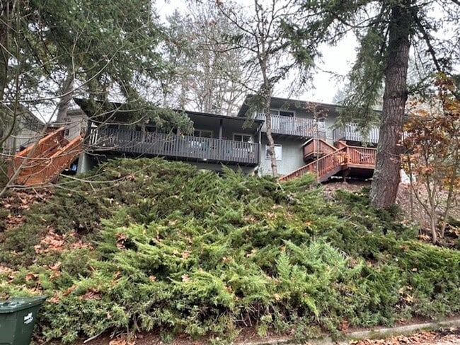 Building Photo - 3983on