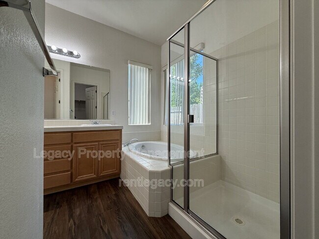 Building Photo - 1700 Charm Way