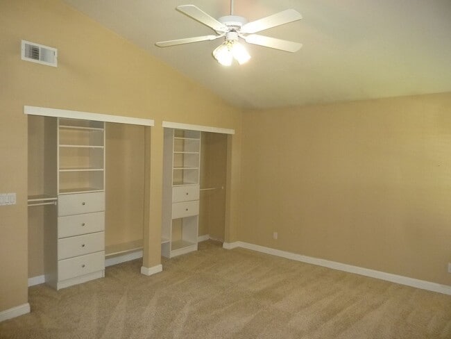 Building Photo - Spacious 4-Bedroom, 2-Bath Single-Story Ho...