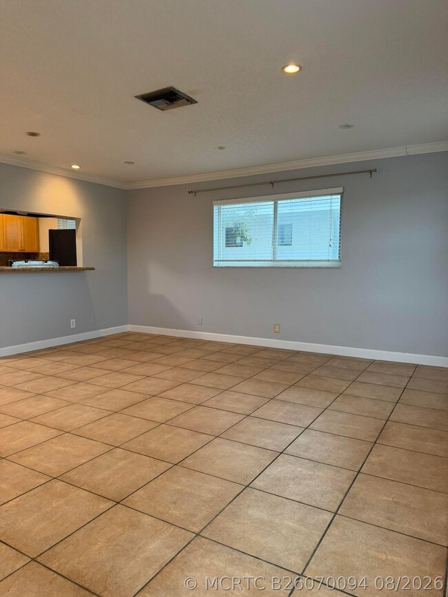 Building Photo - 2701 Middle River Dr