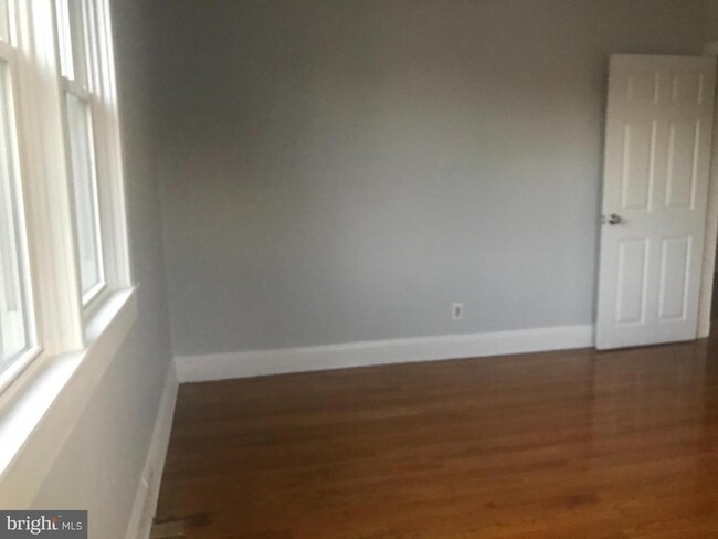 Building Photo - 1026 S Beechfield Ave