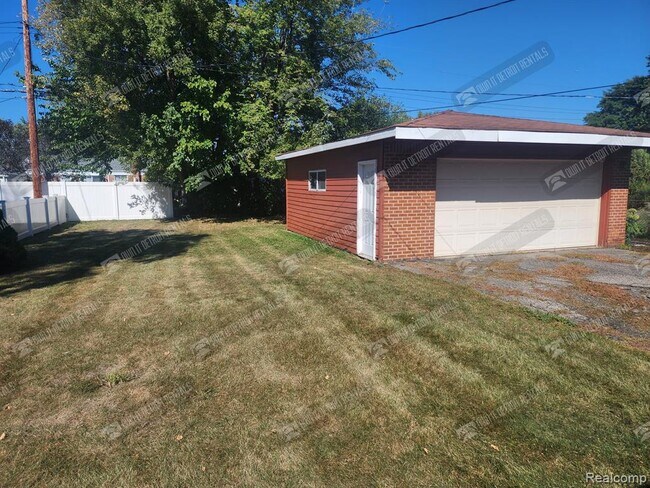 Building Photo - 1519 Midland Blvd