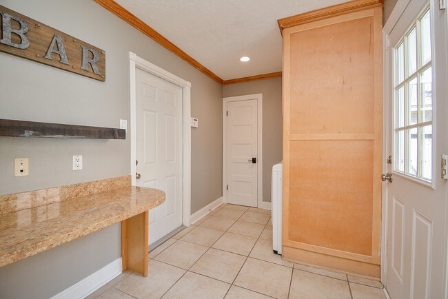 Building Photo - 9614 Val Verde St