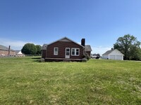 Building Photo - 820 Suncrest Orchard Rd