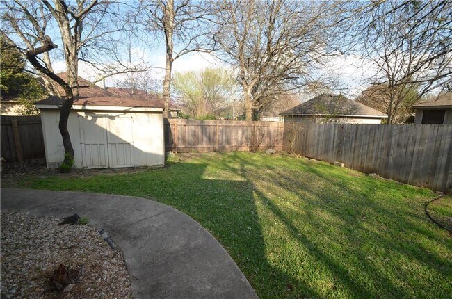 Building Photo - 3013 Sussex Gardens Ln
