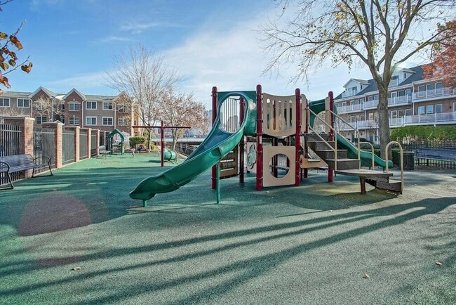 Building Photo - 375 Kingston Ct