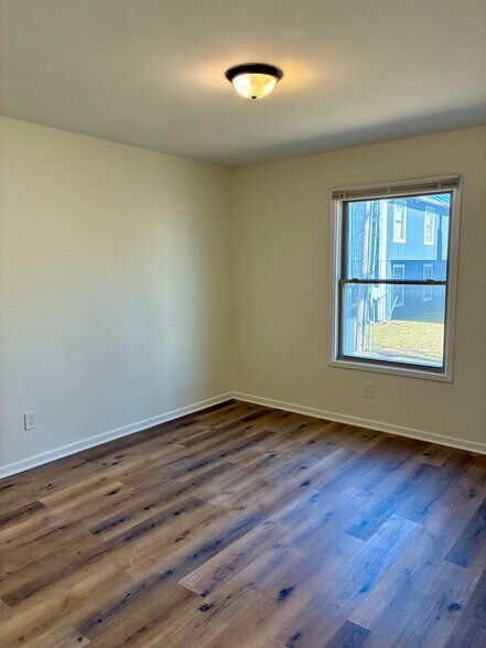 Building Photo - 3408 SW Burnett Rd