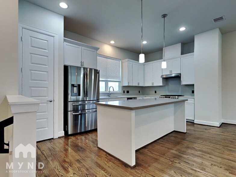 Building Photo - 353 Eado Park Cir