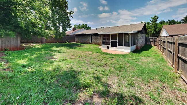 Building Photo - 3 Bedroom 2 Bathroom Home near Chisholm Creek, Quail Springs, and Highway 74 & the turnpike