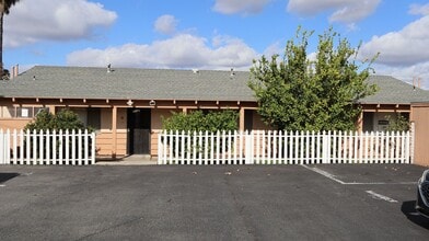 Building Photo - 1 bedroom 1 bath single level apartment in El Cajon City