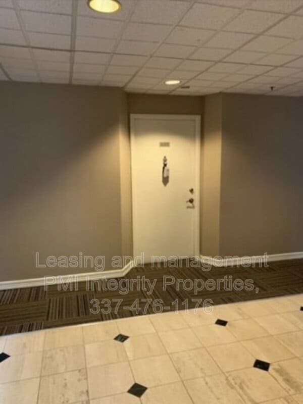 Building Photo - 11550 Southfork Ave
