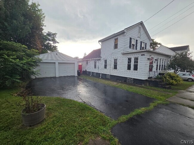 Building Photo - 337 Marlborough Rd