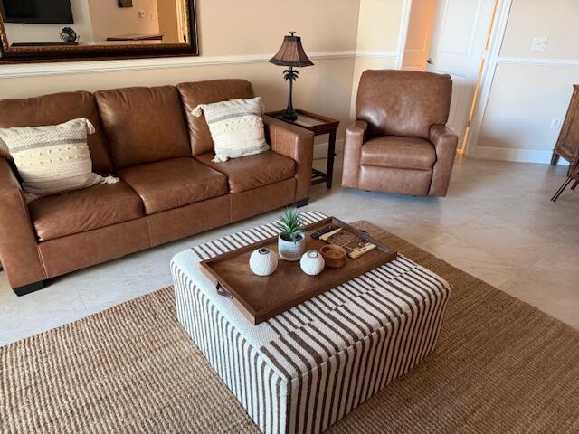 Building Photo - 275 NW Flagler Ave