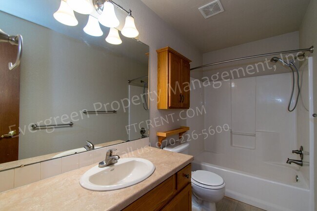 Building Photo - Great 3 Bedroom, 2-bathroom home near Lake Loveland and Boyd Lake.