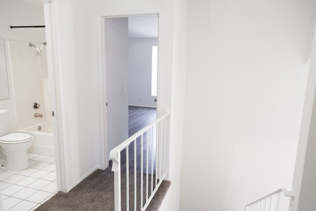 Building Photo - 215 Blackfoot Ln