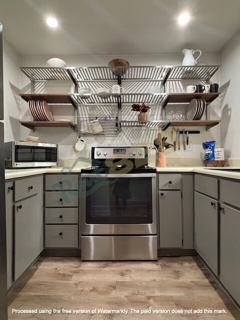 Building Photo - 551 Courtwood Ln