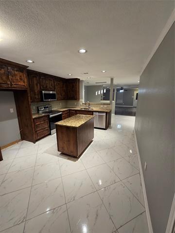 Building Photo - 700 White Fields Way