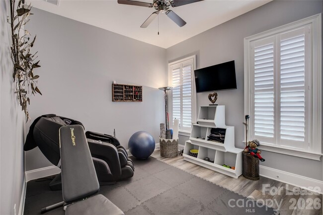 Building Photo - 82132 Standing Oak Dr