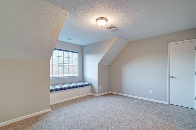 Building Photo - 24118 Bay Hill Blvd