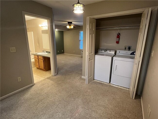 Building Photo - 806 W Tahlequah St