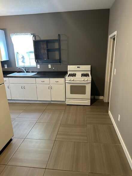 Building Photo - 1435 7th St