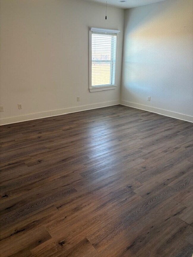 Building Photo - BEAUTIFUL HOME IN GREAT LOCATION!