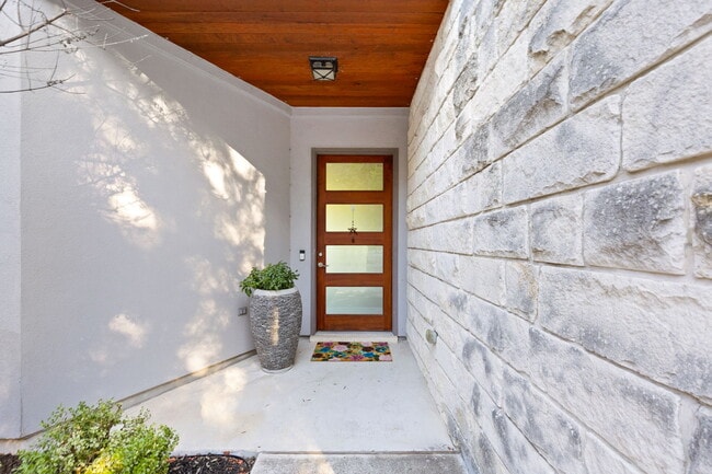 Building Photo - 6605 Peralto Cove