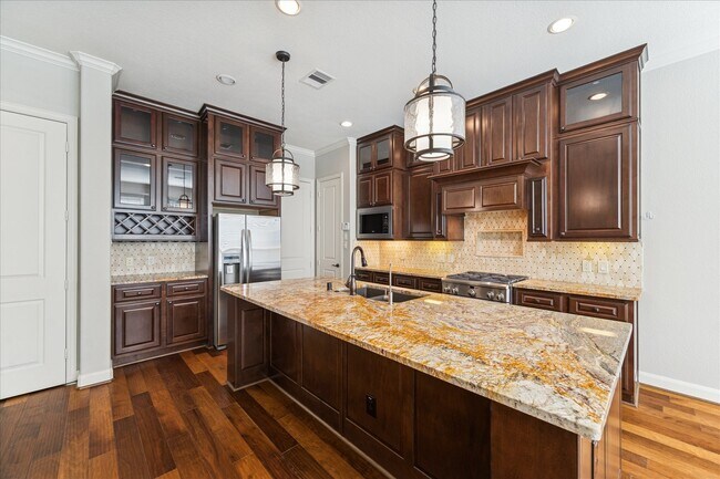 Primary Photo - 43 Herons Flight Pl